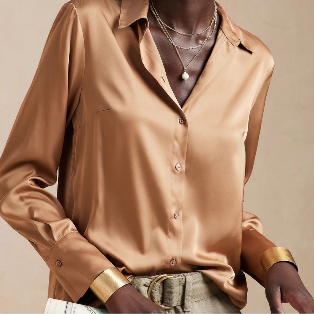 BANANA REPUBLIC SATIN GOLD CLASSIC SHIRT S PETITE “NWT IN PACKAGING “